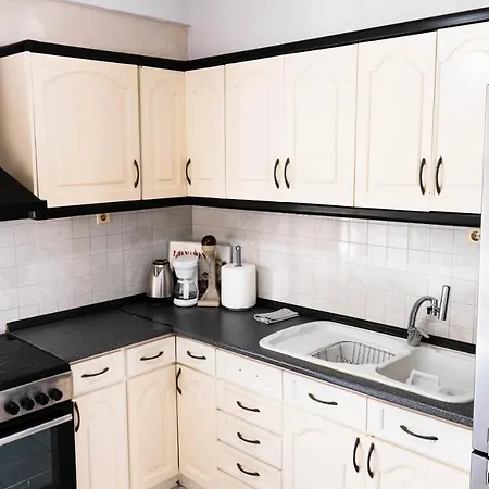 Nice For 3 Ppl In Toumpa Apartment