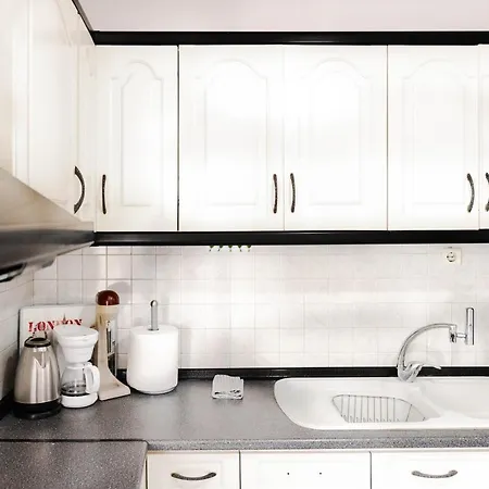 Nice For 3 Ppl In Toumpa Apartment